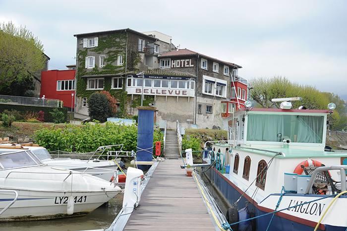 Hotel Le Bellevue Les Roches-de-Condrieu エクステリア 写真